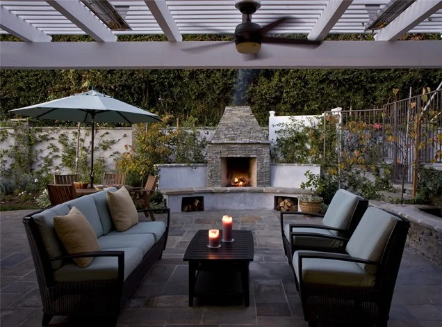 patio design by the firepleace Backyard-Lanscaping-Ideas-Fireplaces-homesthetics