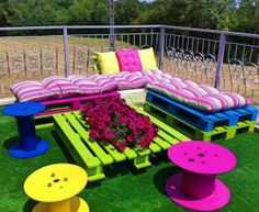 Colorful Upcycling Furniture Projects (6)