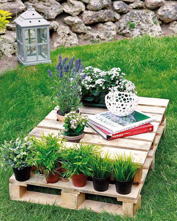 #2 CREATE AN OUTDOOR READING NOOK EMBEDDED IN GREENERY