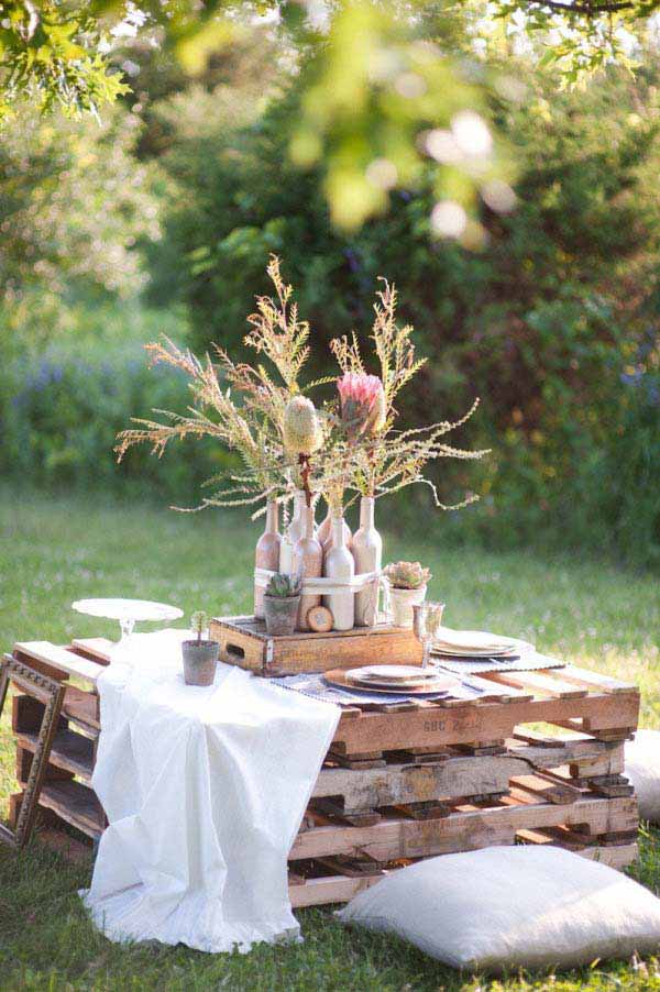 #36 SMALL ROMANTIC WOODEN PALLET TABLE