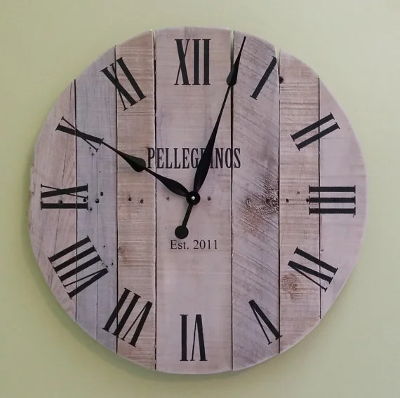#33 Rustic pallet wood clock