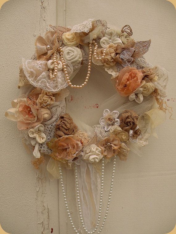 22 Awesomely Shabby Chic Christmas Wreath That Can Be Used All Year Round (21)