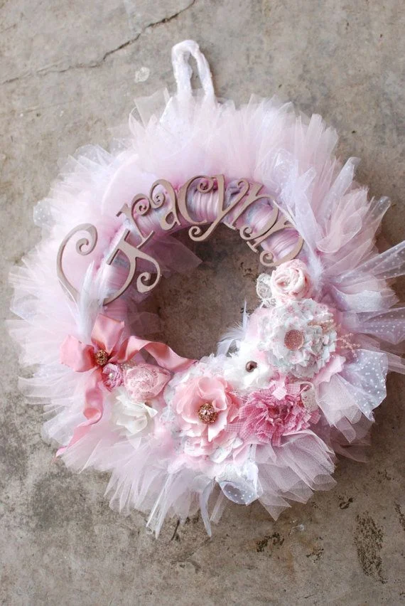 22 Awesomely Shabby Chic Christmas Wreath That Can Be Used All Year Round (22)