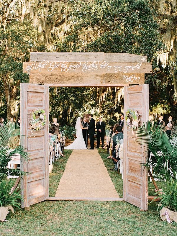 26 Stunningly Beautiful Decor Ideas For Indoor And Outdoor Weddings (25)