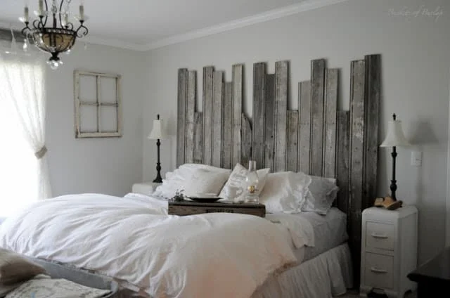 A SHABBY CHIC BED FRAME DESIGN