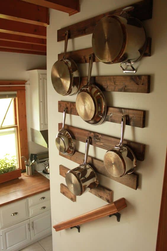 Emphasize Small Spaces With Kitchen Wall Storage Ideas-homesthetics (1)
