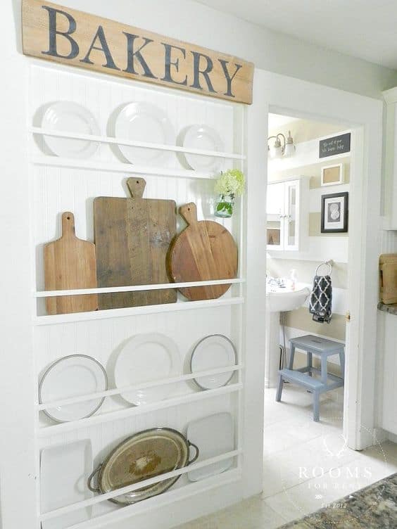 Emphasize Small Spaces With Kitchen Wall Storage Ideas-homesthetics (12)