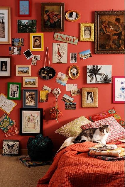 BEDROOM RED ACCENT WALLS