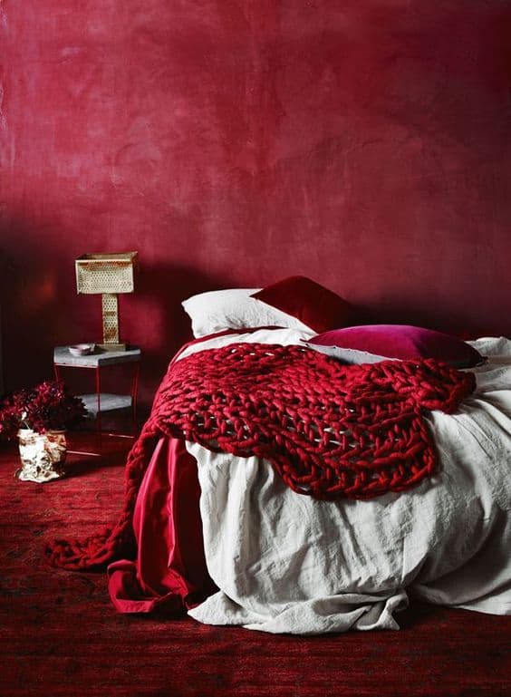 BEDROOM RED ACCENT WALLS