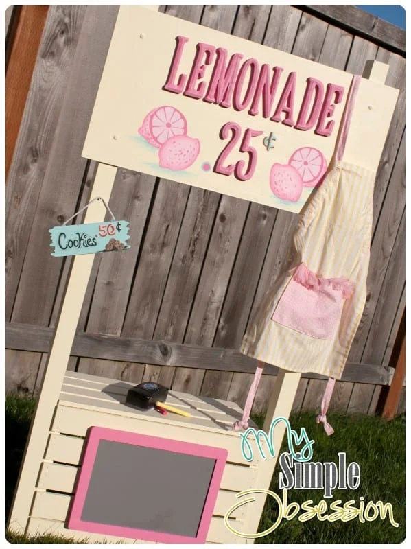 21. Cool girly lemonade stand using pastel colors