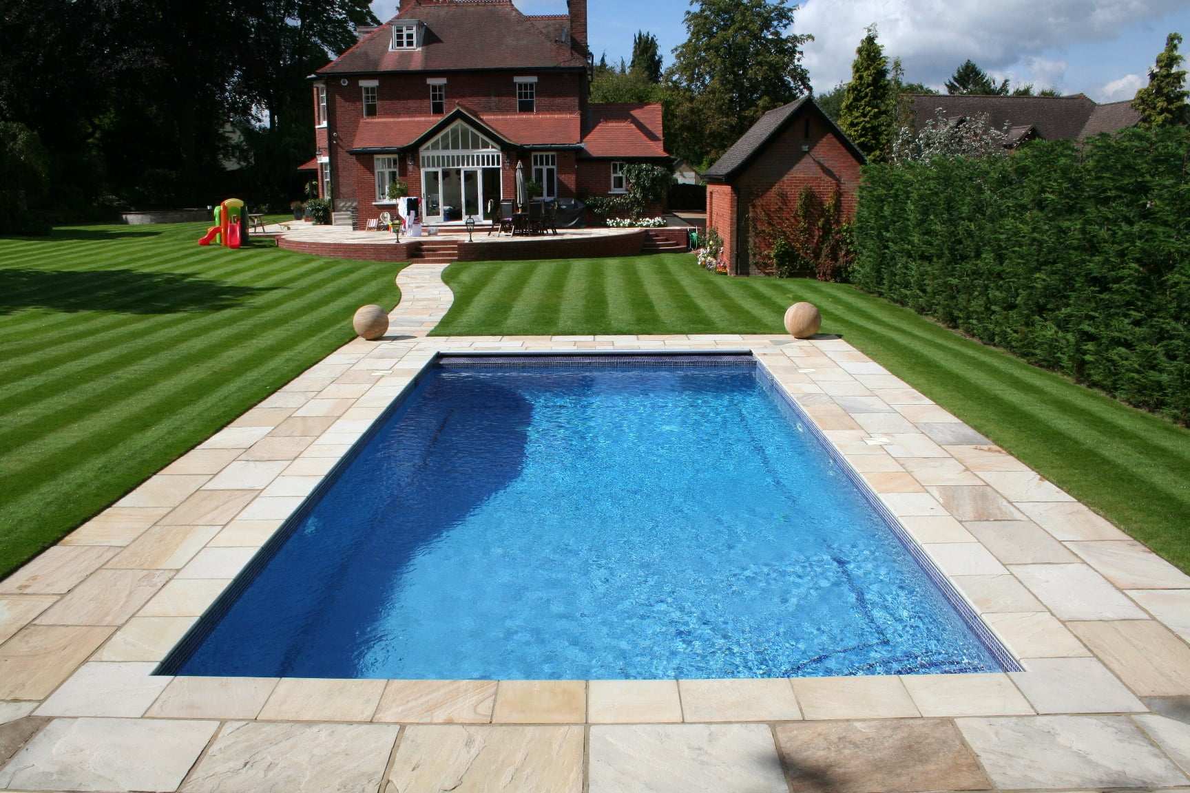 Backyard Landscaping Ideas-Swimming Pool Design