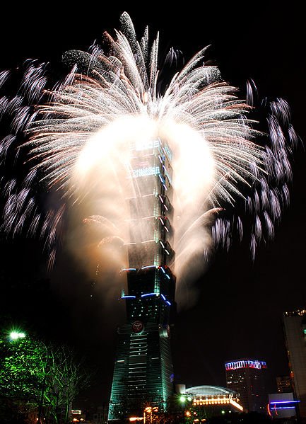 Taipei 101 Tower in Taiwan by C.Y. Lee & Partners Homesthetics fireworks
