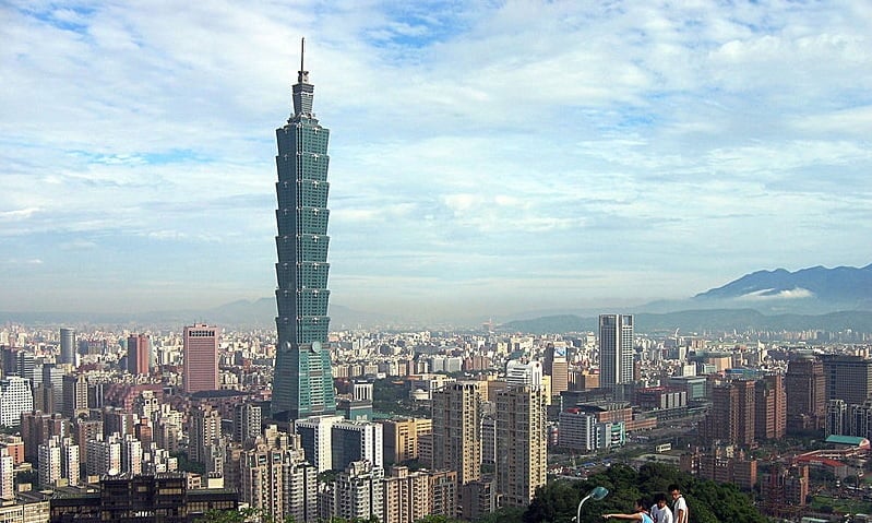 Taipei 101 Tower in Taiwan by C.Y. Lee & Partners Homesthetics dominating skyline