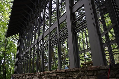 Thorncrown Chapel by E. Fay Jones perfect ilumination unusual shape and size perfect integration modern concept design steel stucture conception