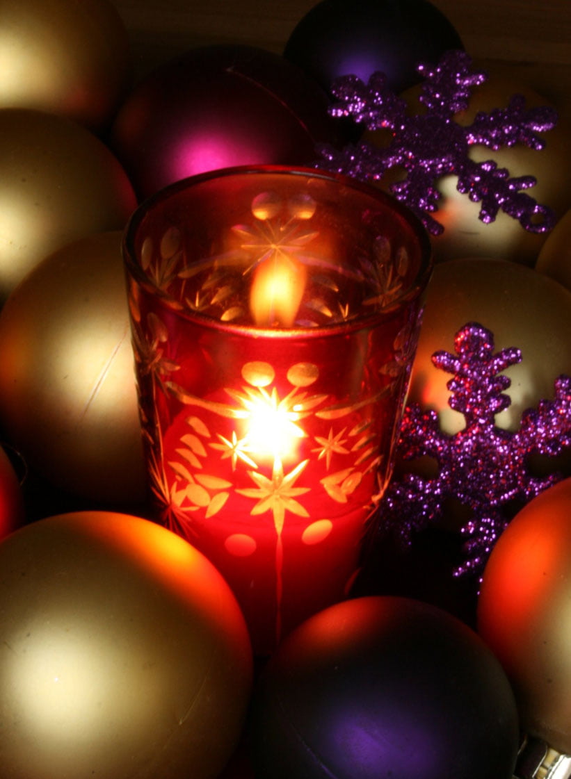 red candle gold globes Creative&Inspiring Modern Christmas Candles Decorations (1)