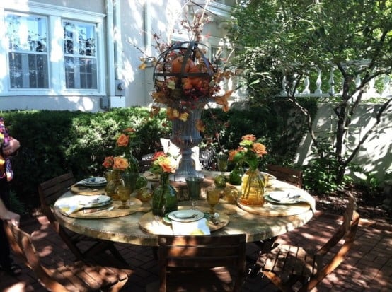 DIY -Welcome the Fall with Warm and Cozy Patio Decorating Ideas homesthetics (41)