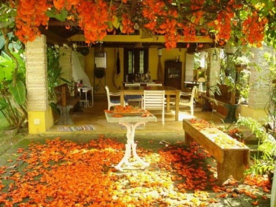 orange DIY -Welcome the Fall with Warm and Cozy Patio Decorating Ideas homesthetics (41)
