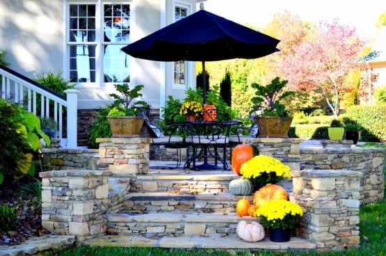 DIY -Welcome the Fall with Warm and Cozy Patio Decorating Ideas homesthetics (7)
