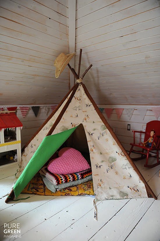 creative Simple Bedroom Interior Design Ideas Featuring Play Tents for Kids to fit any modern home homesthetics (18)
