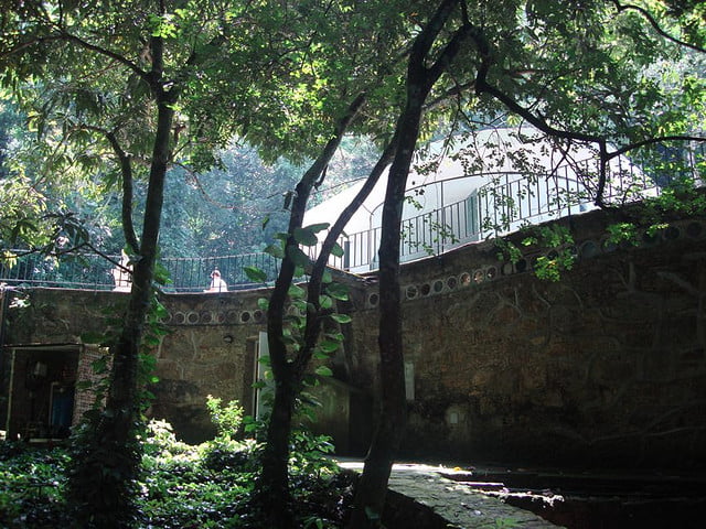 The Home of a Legend-Casa das Canoas by Oscar Niemeyer in Rio de Janeiro homesthetics (1) garden