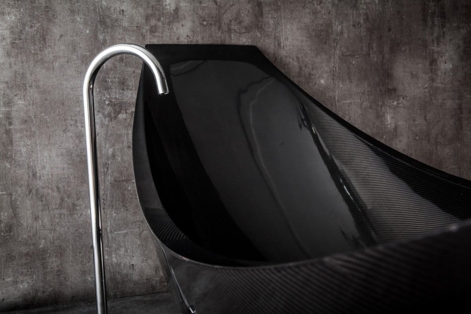 modern black hammock-bathtub-design-made-from-layers-of-carbon-fiber-by-Splinter-Works-sleek-bath-tub-floating-bath-tub-Homesthetics-1 (14)