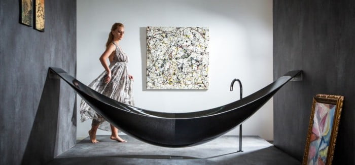 lady modern black hammock-bathtub-design-made-from-layers-of-carbon-fiber-by-Splinter-Works-sleek-bath-tub-floating-bath-tub-Homesthetics-1 (20)