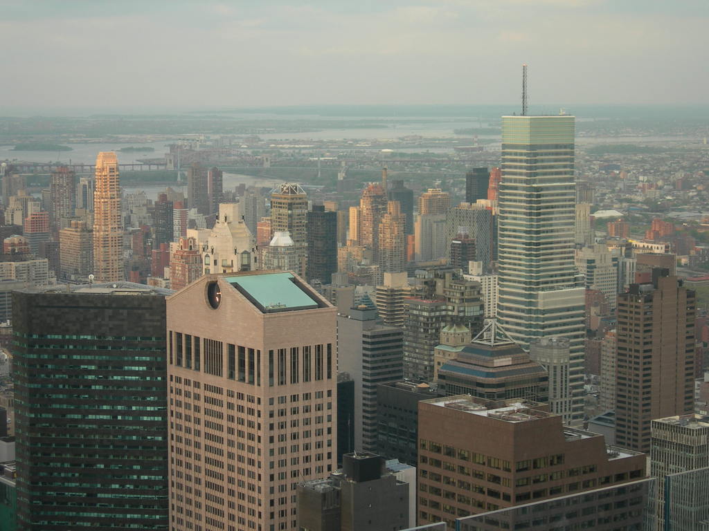 Iconic Glass Skyscraper in New York-The Bloomberg Tower Homesthetics (1)