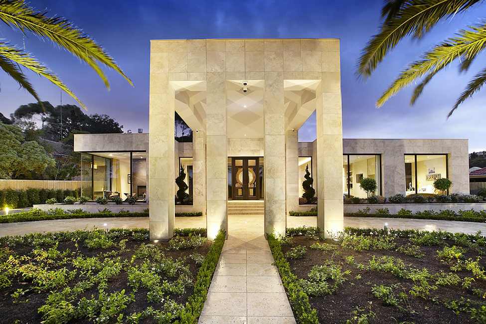 entrance to the imposing Large Luxurious Modern Mansion in Melbourne Wearing Contemporary Style