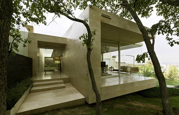 Marble-L-Shaped-Modern-Mansion-with-Amazing-Backyard-Landscaping