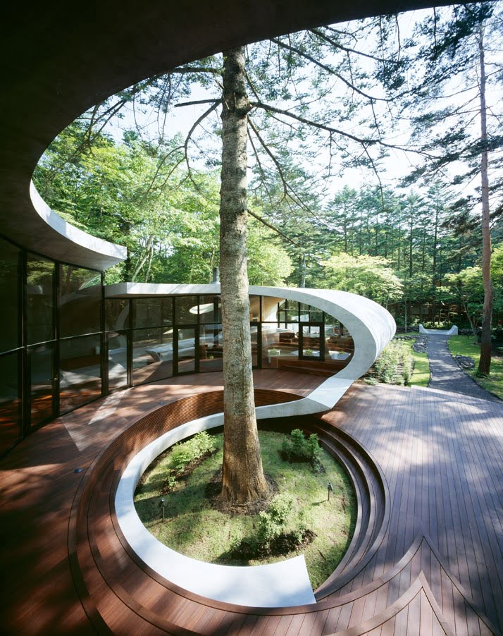 Shell House in Karuizawa by Kotaro Ide garden