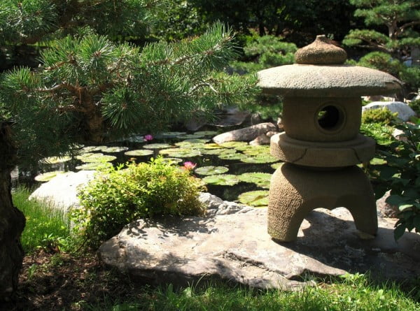 Backyard Landscaping Ideas Japanese Gardens lantern