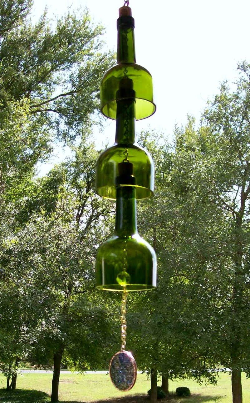 How-to-Create-Your-Own-Green-Retro-Wind-Chime-Out-of-Recycled-Wine-Bottles-wine-bottle-art-1homesthetics