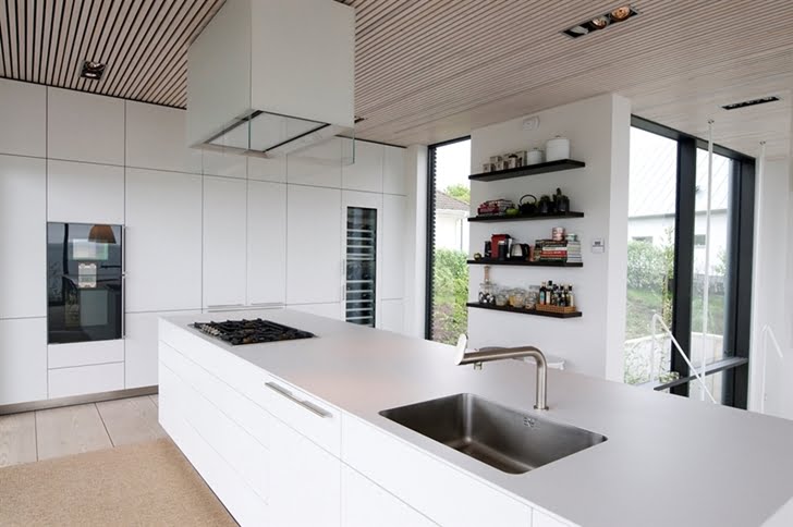 modern white stark kitchen interior design 