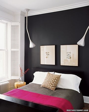 simple neat 19-Creative-Inspiring-Traditional-Black-And-White-Bedroom-Designs-small-bedroom-homesthetics