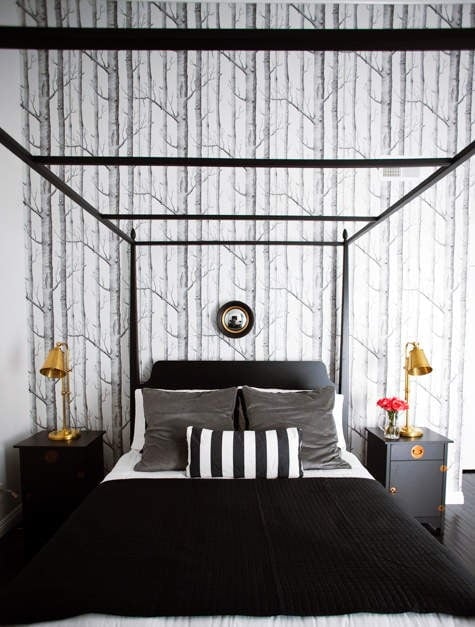 super simple 19-Creative-Inspiring-Traditional-Black-And-White-Bedroom-Designs-small-bedroom-homesthetics