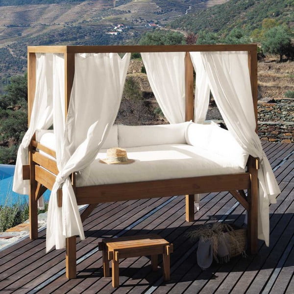A Marvelous View To Be Enjoyed From The Outdoor Bed