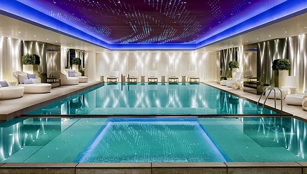 Luxurious Contemporary Swimming Pool Design