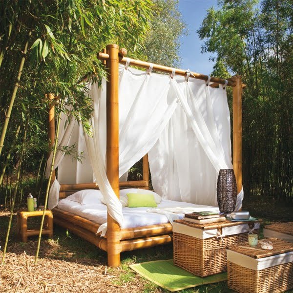 Inserting an Outdoor Bed in Bamboo in the Perfect Landscape