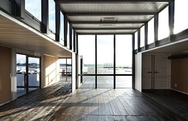 Spacious-and-well-lit-rooms-make-up-the-container-homes