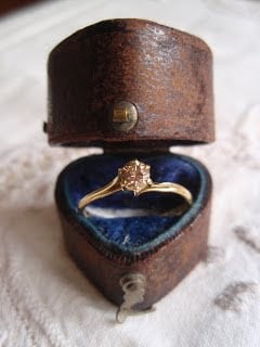21 DIY Ring Boxes That Will Beautify and Add Romance To a Special Moment homesthetics design (17)