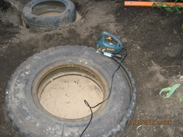 Create an Extraordinary DIY Pond From An Upcycled Old Tire! 