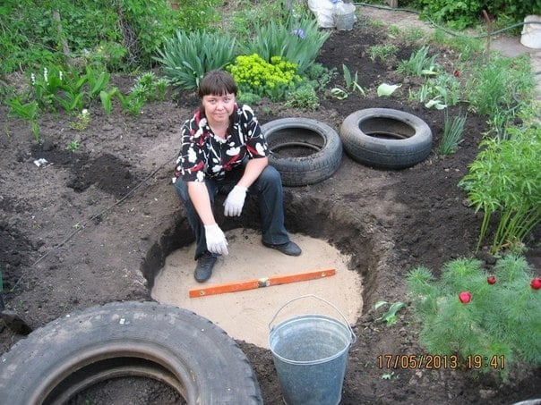 Create an Extraordinary DIY Pond From An Upcycled Old Tire! 