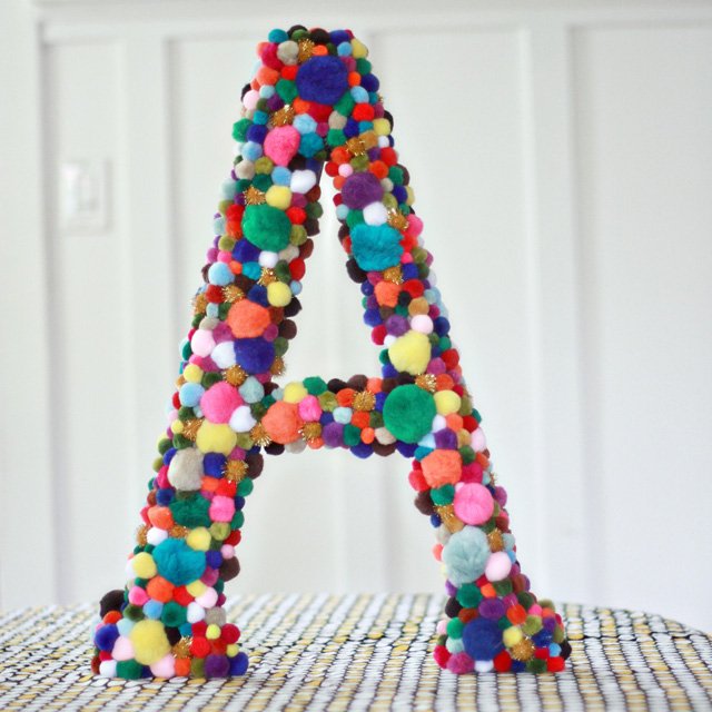 Cute colorful DIY Pom-Pom Crafts and Ideas-homesthetics (10)