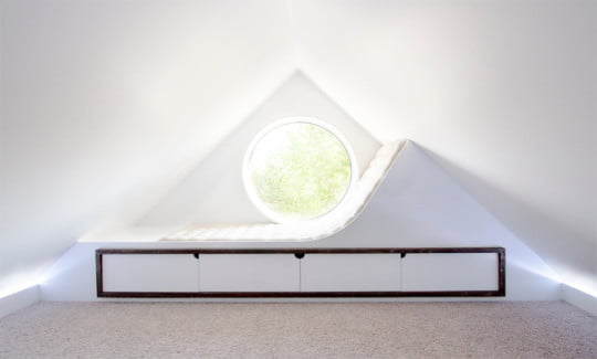 Minimalist-attic-window-reading-nook-byStudio-North-540x325