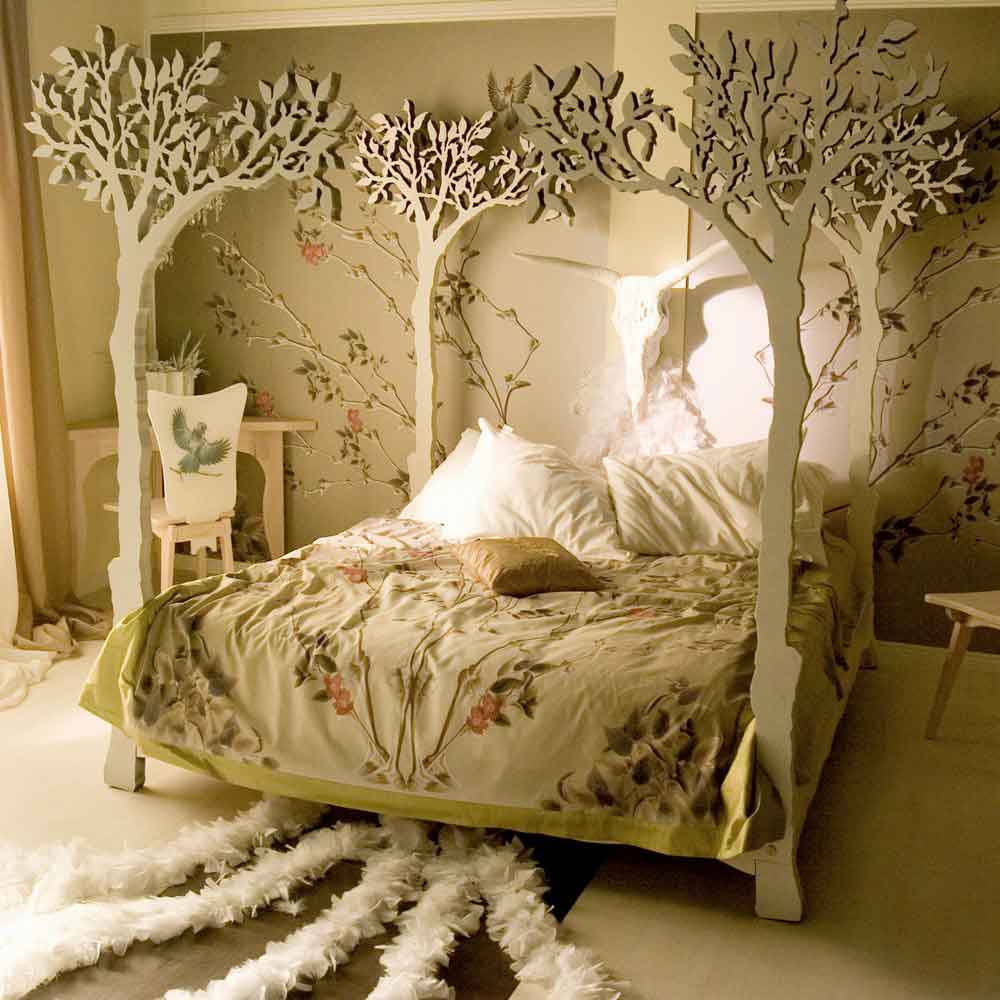 29. Transform the bedroom into a forest with this sculptural bed