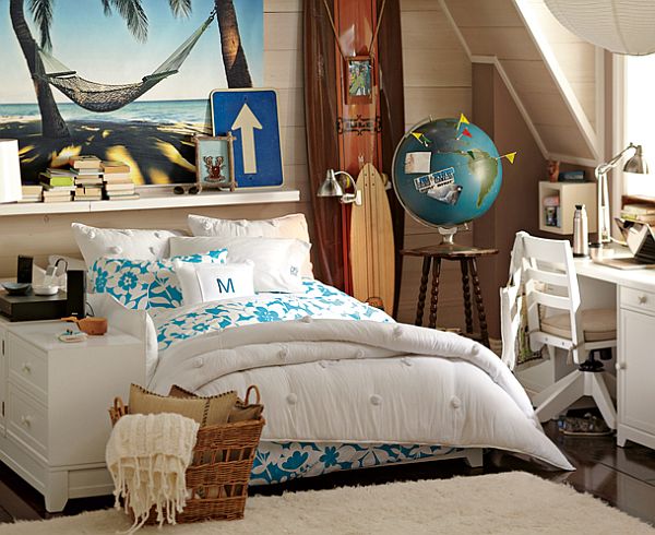 Elegant and Relaxed Teenage Girls Bedroom