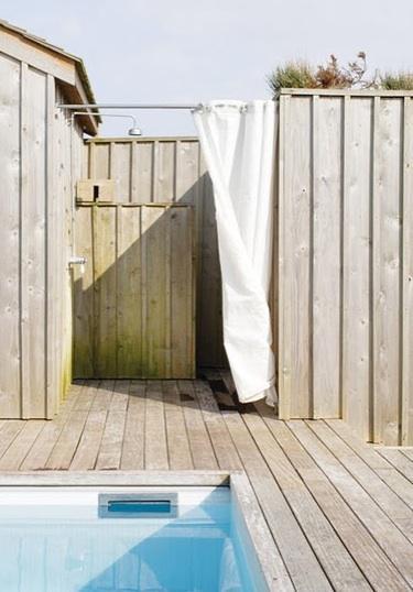 63 Outdoor Showers & Outdoor Bathtubs Exuding Supreme Tranquility and Serendipity homesthetics (12)
