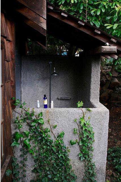 63 Outdoor Showers & Outdoor Bathtubs Exuding Supreme Tranquility and Serendipity homesthetics (13)