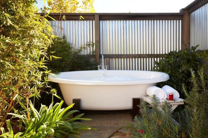 63 Outdoor Showers & Outdoor Bathtubs Exuding Supreme Tranquility and Serendipity homesthetics (47)