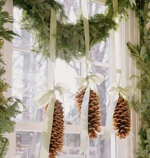 65+ Simply Magical DIY Pinecones Crafts That Will Beautify Your Christmas Decor Homesthetics (11)